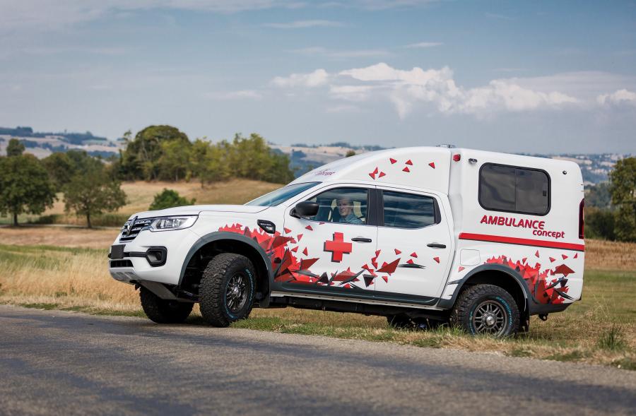  Renault Alaskan Ambulance Concept by Sanicar 2016 года  (фото 6 из 11)